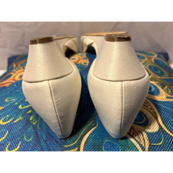 David’s Bridal White Satan Open Toe Wedge Shoes, Rebecca SZ 10, 1 1/2 Heel - Picture 5 of 9